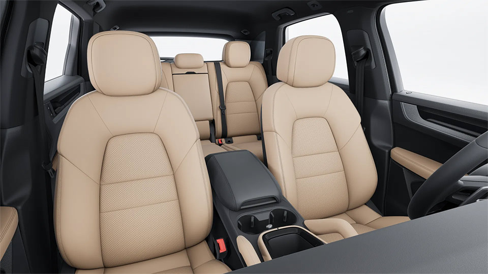 Partial leather interior in two-tone combination Black-Mojave Beige