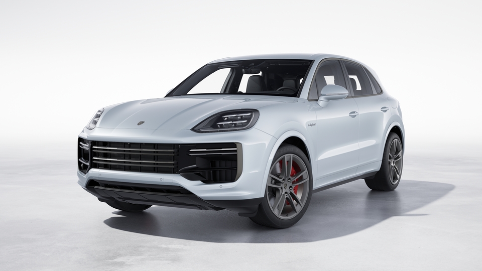 21-inch Cayenne Turbo Design wheels in Vesuvius Grey with wheel arch extensions in exterior colour