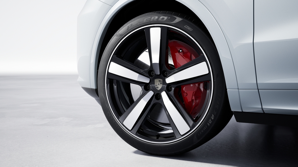 22-inch Exclusive Design Sport wheels painted in Black (high-gloss)