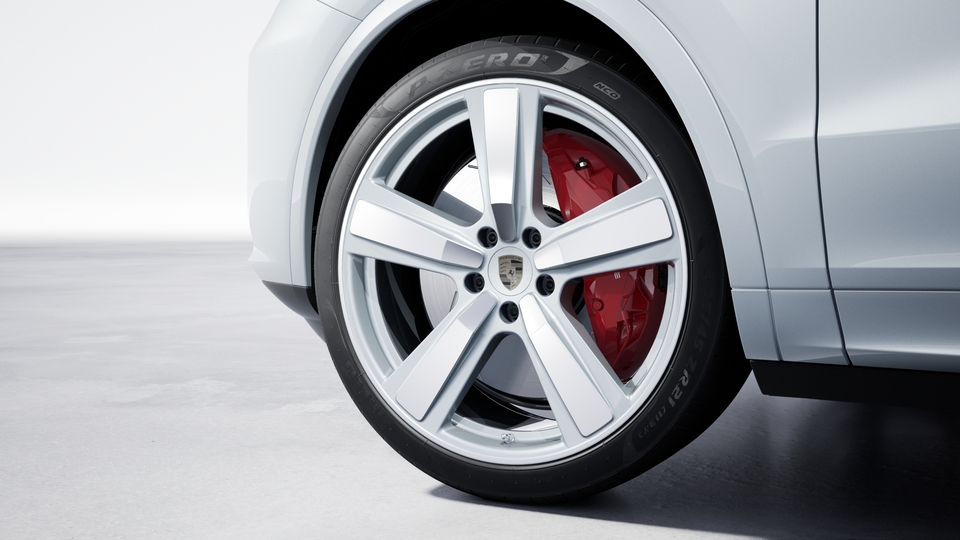 22-inch Exclusive Design Sport wheels painted in exterior colour