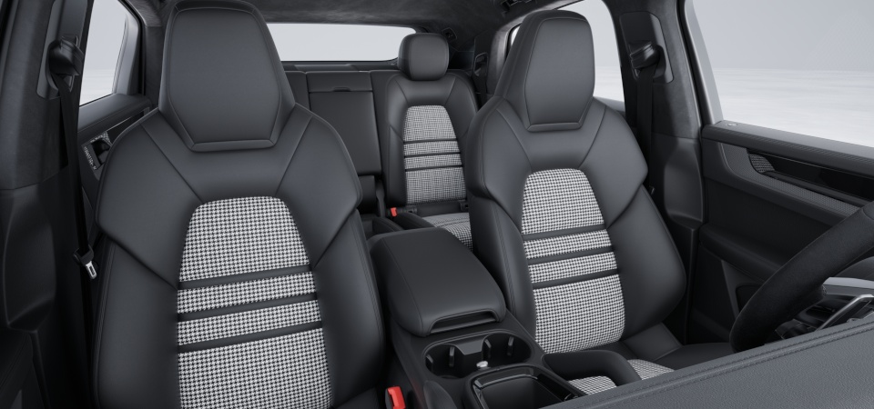 Extended partial leather interior in Black with seat centres in fabric only i.c.w. Lightweight Sport package