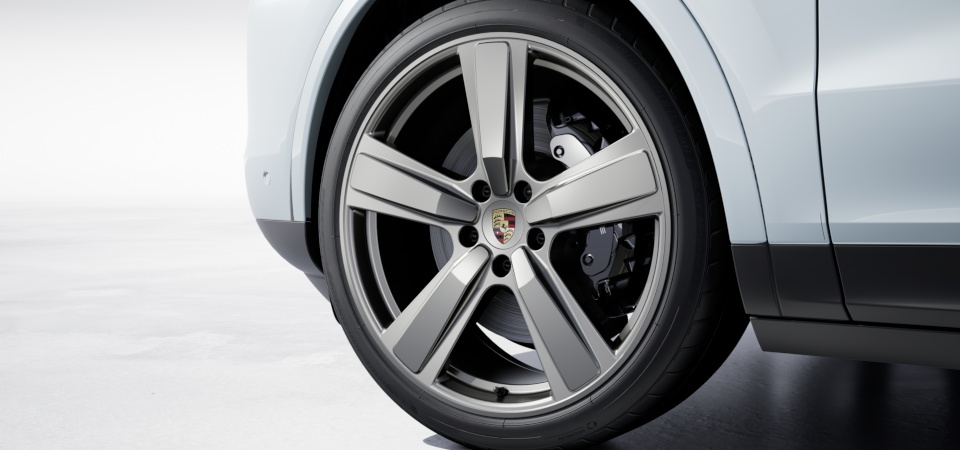 22-inch Exclusive Design Sport wheels painted in Vesuvius Grey