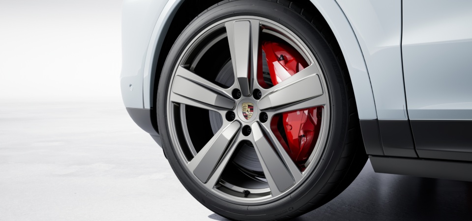 22-inch Exclusive Design Sport wheels painted in Vesuvius Grey