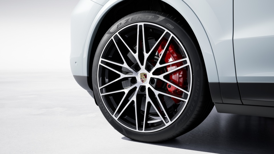 22-inch RS Spyder Design wheels with wheel arch extensions in exterior colour